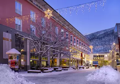 Weihnachtsbeleuchtung vor dem Hotel Stadt Kufstein