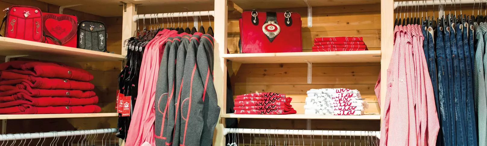 Trachten Stolzer © Tirol Werbung / Lisa Hörterer